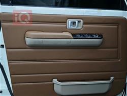 Toyota Land Cruiser 76